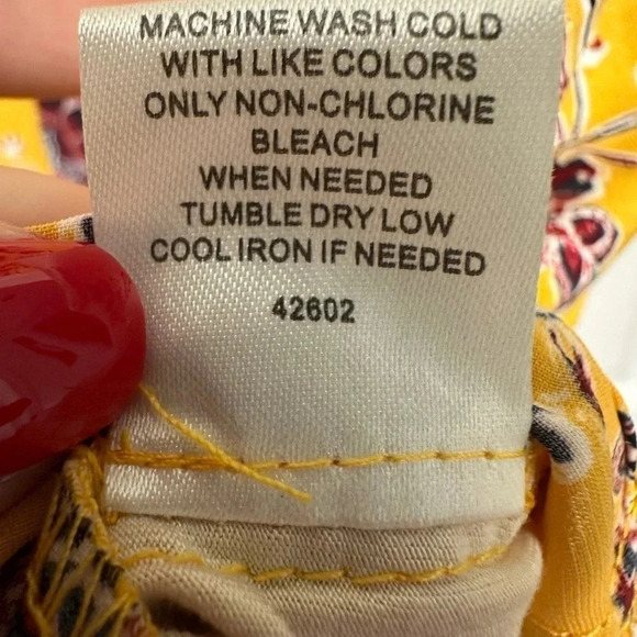 NWT Market Spruce XXL Tank Top Yellow Floral Mixed Material V-Neck Sleeveless - Picture 7 of 7